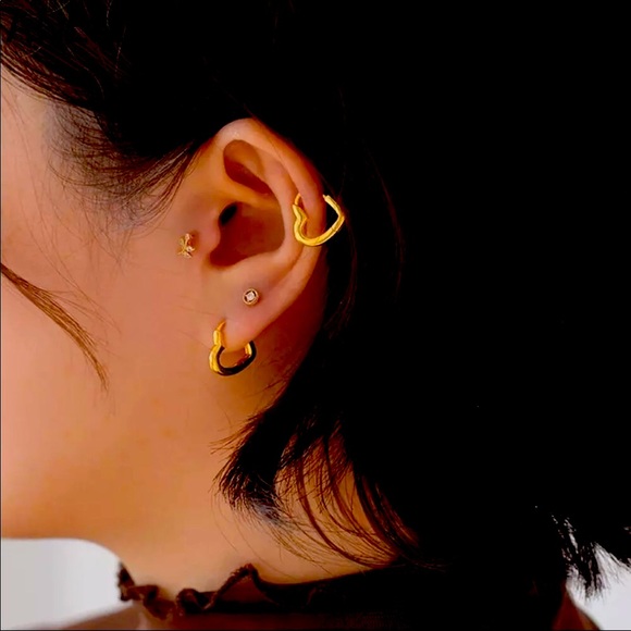 π Sterling Silver 925 Heart Earrings Huggie Hoop - Picture 2 of 3